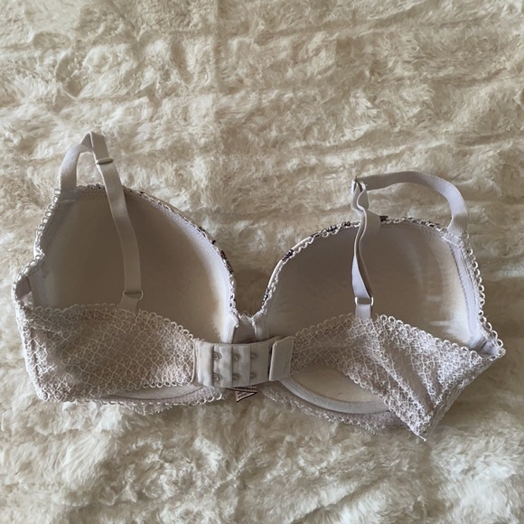 Victoria’s Secret Demi Bra - Picture 3 of 4